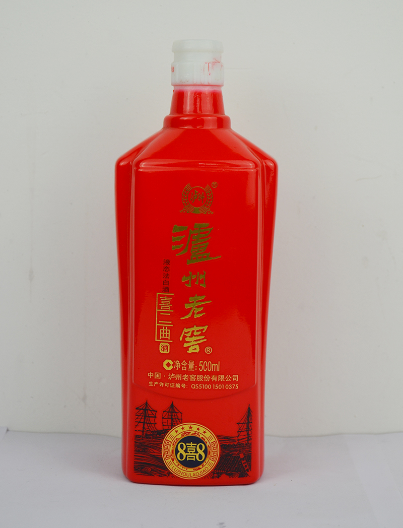 山东耐用乳白玻璃酒瓶厂家